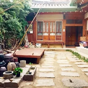 2* Pensión Gongsimga Hanok