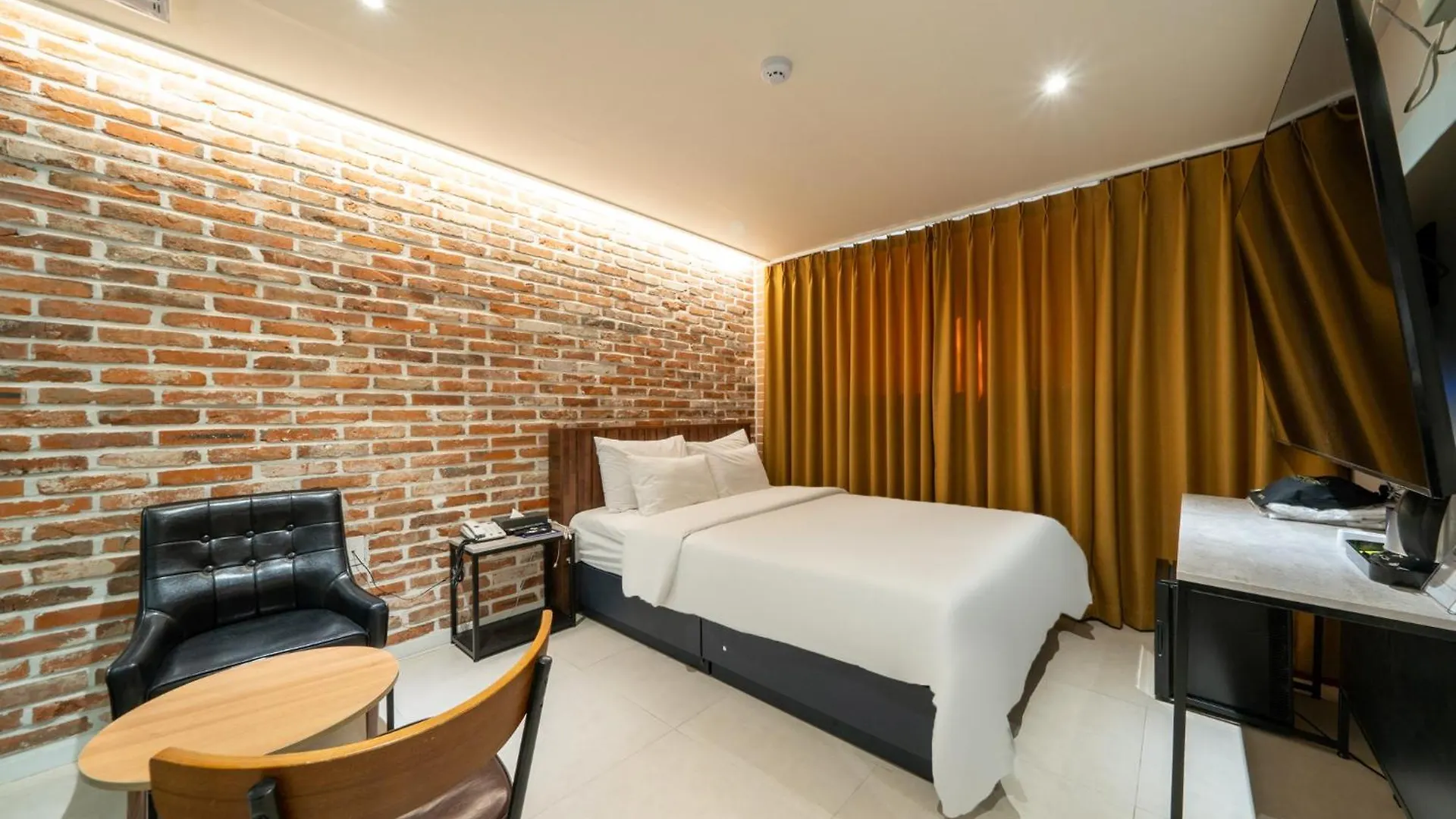 Mnlucky Hotel Seoul South Korea
